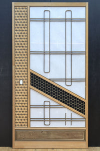 幅925ミリ　三色亀甲網代と組子模様が和モダンに飾るワーロン入り稀少障子戸　F8554　在庫2枚