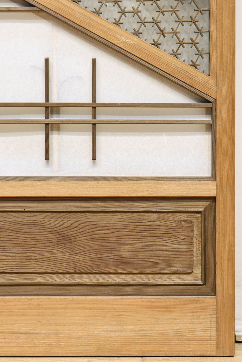 幅925ミリ　三色亀甲網代と組子模様が和モダンに飾るワーロン入り稀少障子戸　F8554　在庫2枚