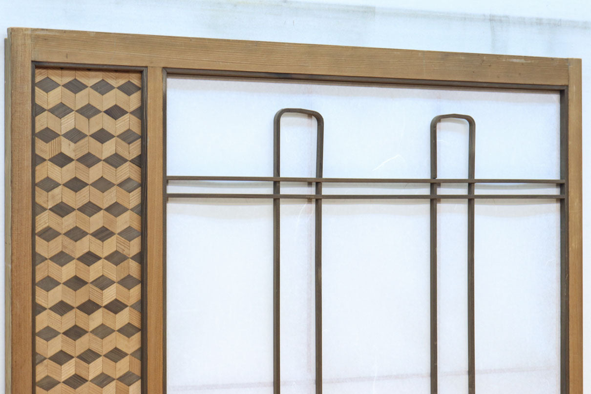 幅925ミリ　三色亀甲網代と組子模様が和モダンに飾るワーロン入り稀少障子戸　F8554　在庫2枚