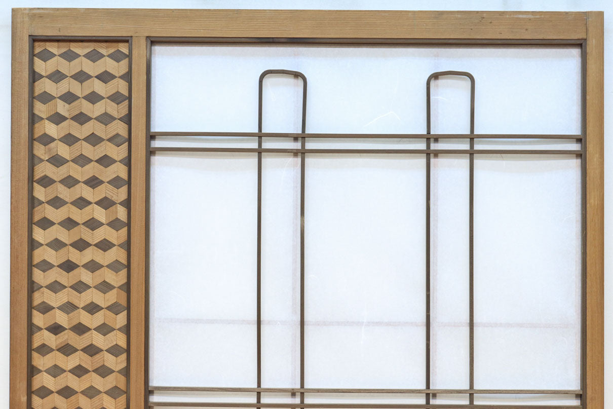 幅925ミリ　三色亀甲網代と組子模様が和モダンに飾るワーロン入り稀少障子戸　F8554　在庫2枚