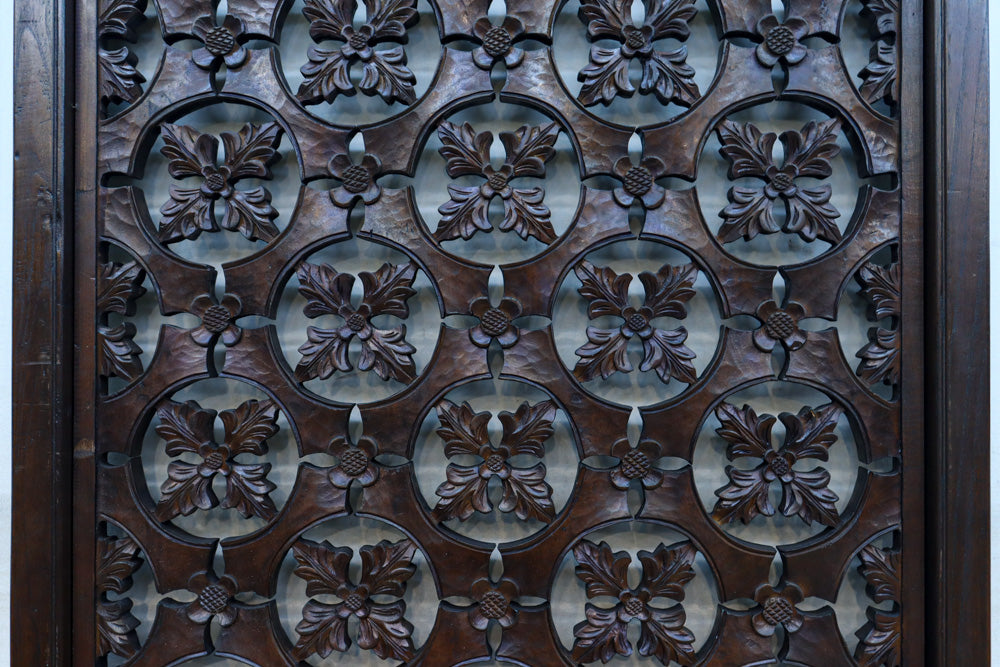 幅700ミリ、高さ2550ミリ　華やかなレリーフ彫刻が印象的な高さのある門扉　F8555ab　在庫(a:1 b:1)枚