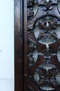 幅700ミリ、高さ2550ミリ　華やかなレリーフ彫刻が印象的な高さのある門扉　F8555ab　在庫(a:1 b:1)枚