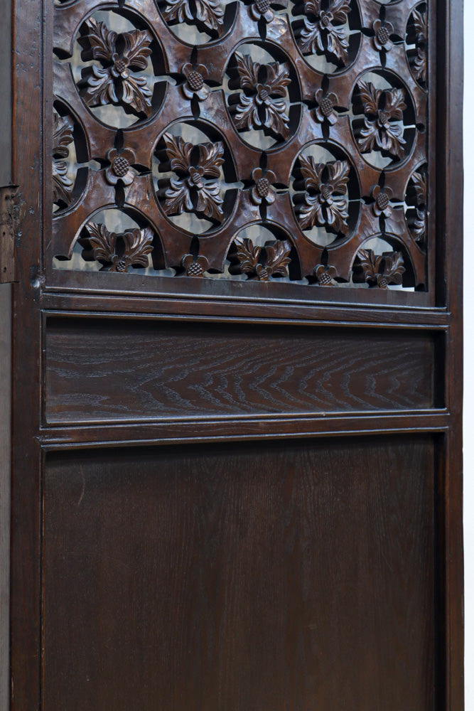 幅700ミリ、高さ2550ミリ　華やかなレリーフ彫刻が印象的な高さのある門扉　F8555ab　在庫(a:1 b:1)枚