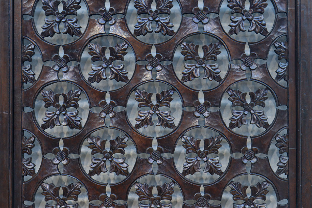 幅700ミリ、高さ2550ミリ　華やかなレリーフ彫刻が印象的な高さのある門扉　F8555ab　在庫(a:1 b:1)枚