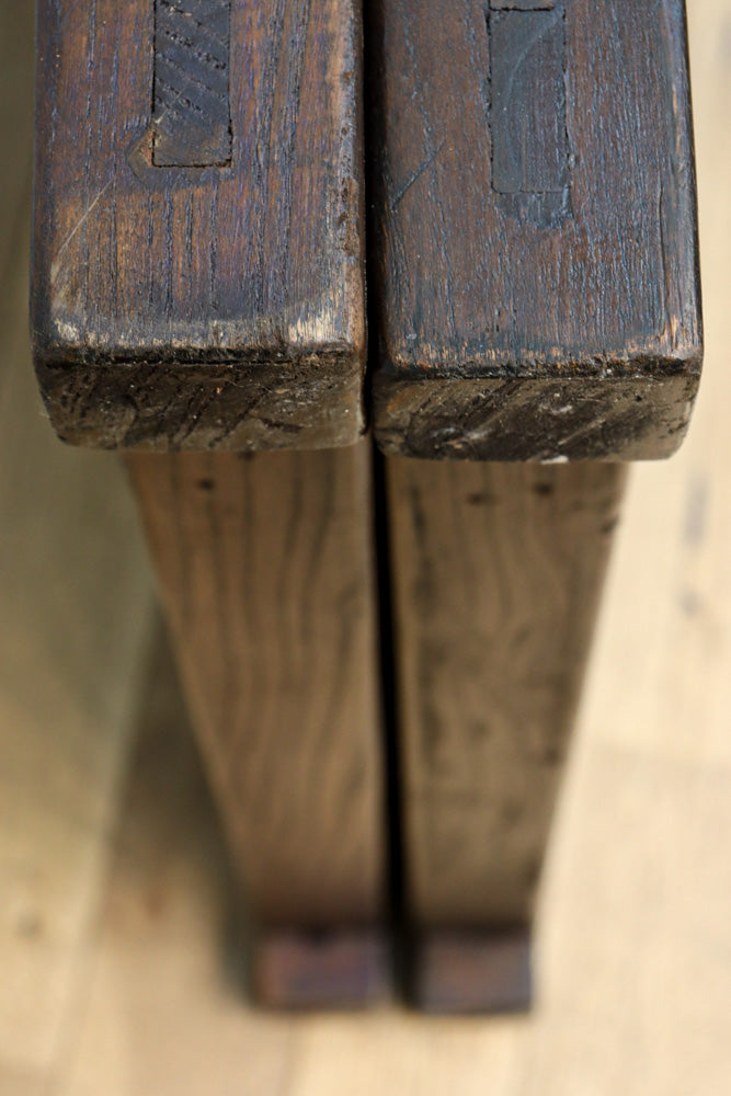 幅700ミリ、高さ2550ミリ　華やかなレリーフ彫刻が印象的な高さのある門扉　F8555ab　在庫(a:1 b:1)枚