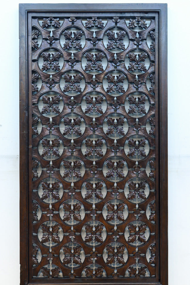 幅700ミリ、高さ2550ミリ　華やかなレリーフ彫刻が印象的な高さのある門扉　F8555ab　在庫(a:1 b:1)枚