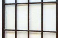 幅873ミリ　市松模様にガラスを配した和モダンなガラス戸　F8557　在庫4枚