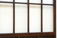 幅873ミリ　市松模様にガラスを配した和モダンなガラス戸　F8557　在庫4枚