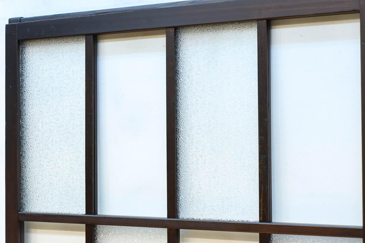 幅873ミリ　市松模様にガラスを配した和モダンなガラス戸　F8557　在庫4枚