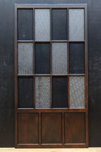 幅873ミリ　市松模様にガラスを配した和モダンなガラス戸　F8557　在庫4枚