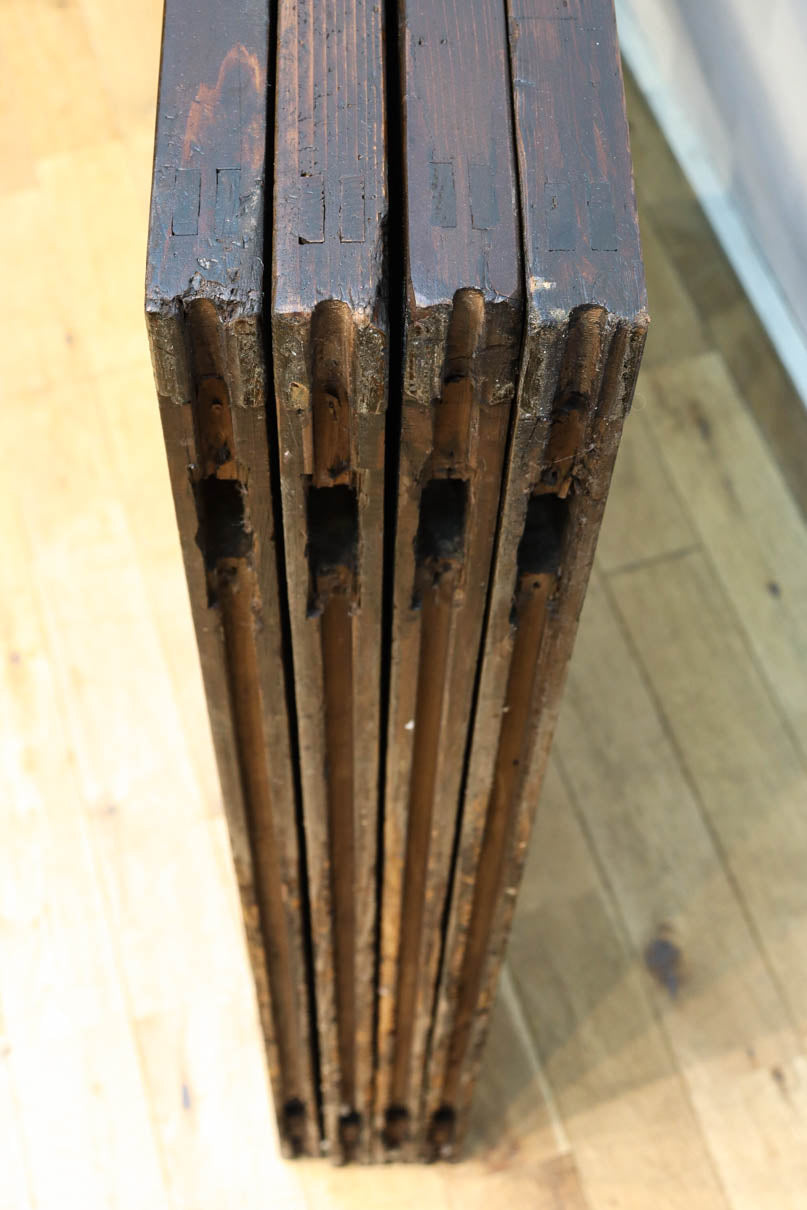 幅873ミリ　市松模様にガラスを配した和モダンなガラス戸　F8557　在庫4枚