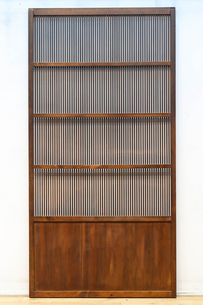 幅895ミリ　気品ある色彩に繊細な格子が美しい格子戸　F8559　在庫2枚