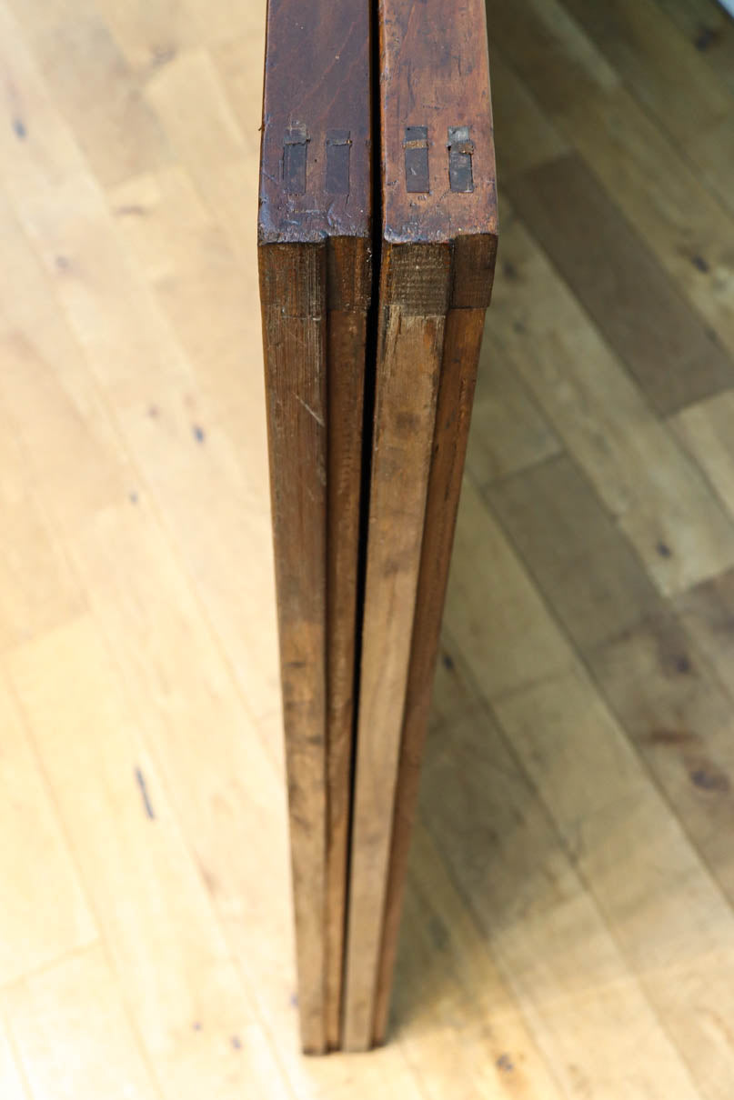 幅895ミリ　気品ある色彩に繊細な格子が美しい格子戸　F8559　在庫2枚