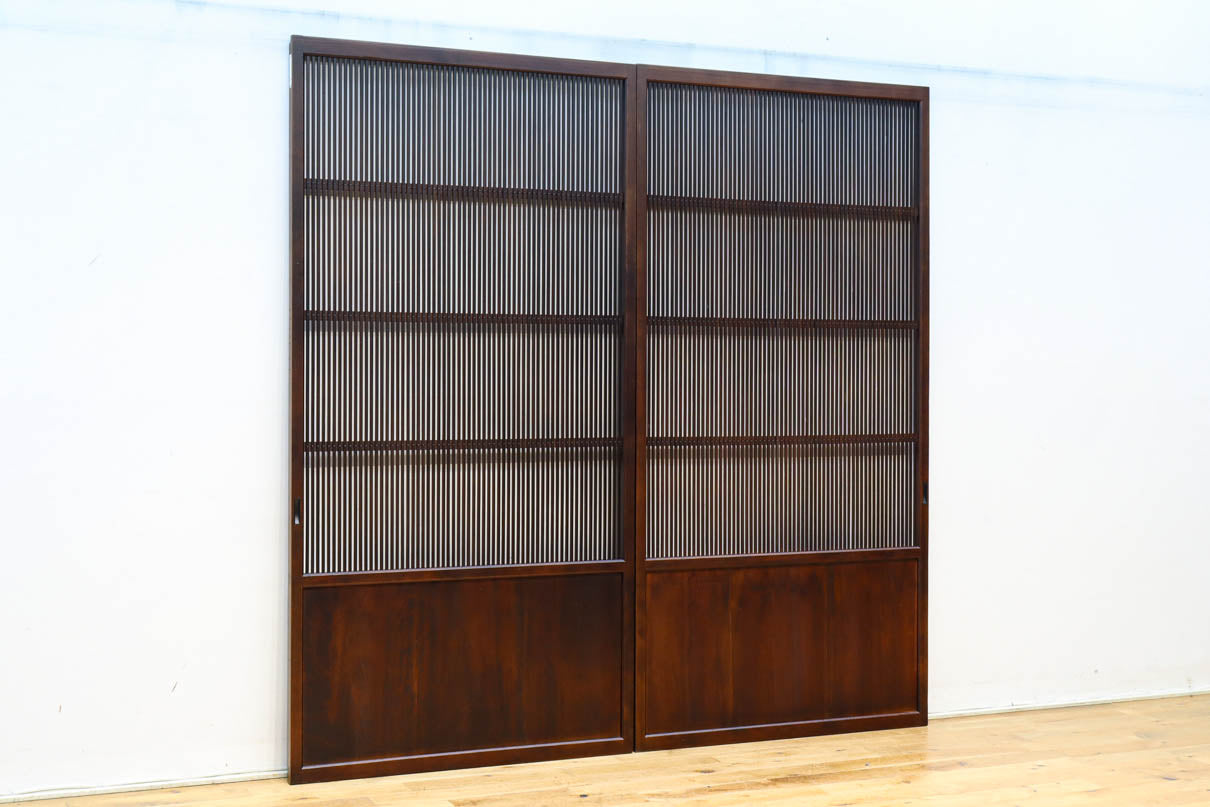 幅895ミリ　気品ある色彩に繊細な格子が美しい格子戸　F8559　在庫2枚