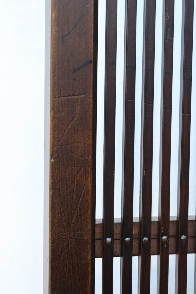 幅895ミリ　気品ある色彩に繊細な格子が美しい格子戸　F8559　在庫2枚