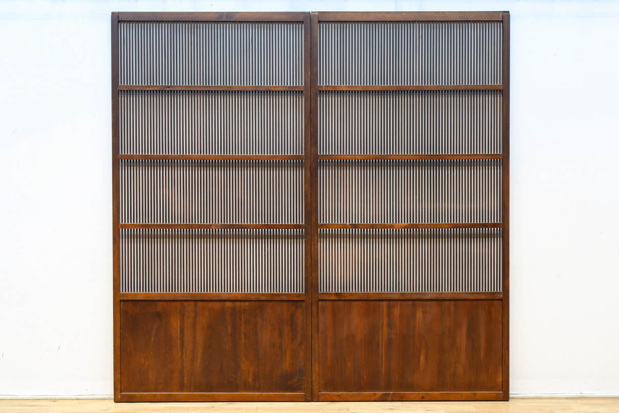 幅895ミリ　気品ある色彩に繊細な格子が美しい格子戸　F8559　在庫2枚