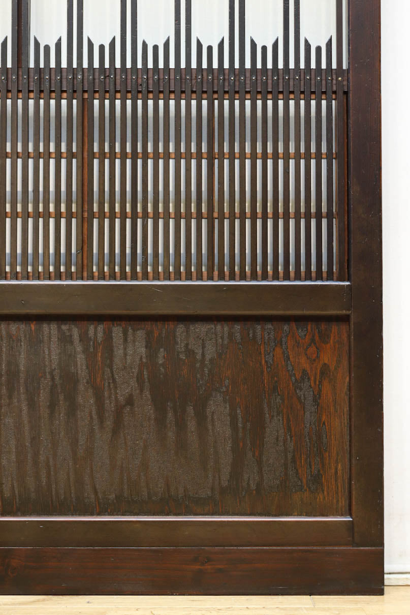 幅898ミリ　稀少変わりデザインのモダンな大阪格子戸　F8560　在庫4枚