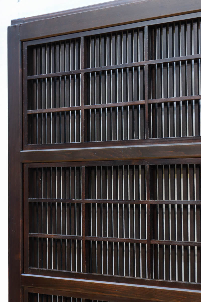 幅898ミリ　稀少変わりデザインのモダンな大阪格子戸　F8560　在庫4枚