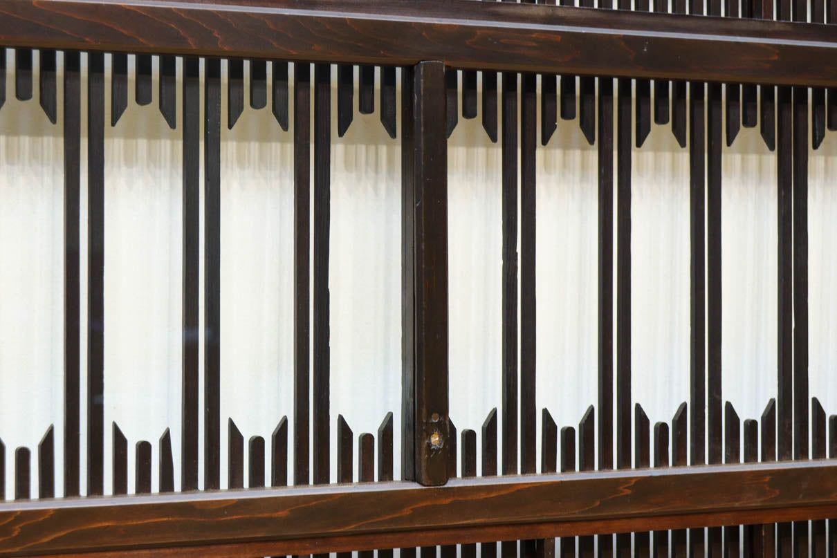 幅898ミリ　稀少変わりデザインのモダンな大阪格子戸　F8560　在庫4枚