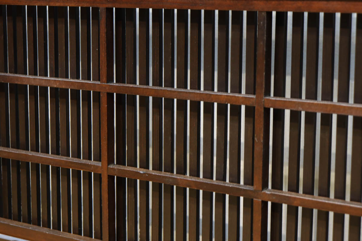 幅898ミリ　稀少変わりデザインのモダンな大阪格子戸　F8560　在庫4枚