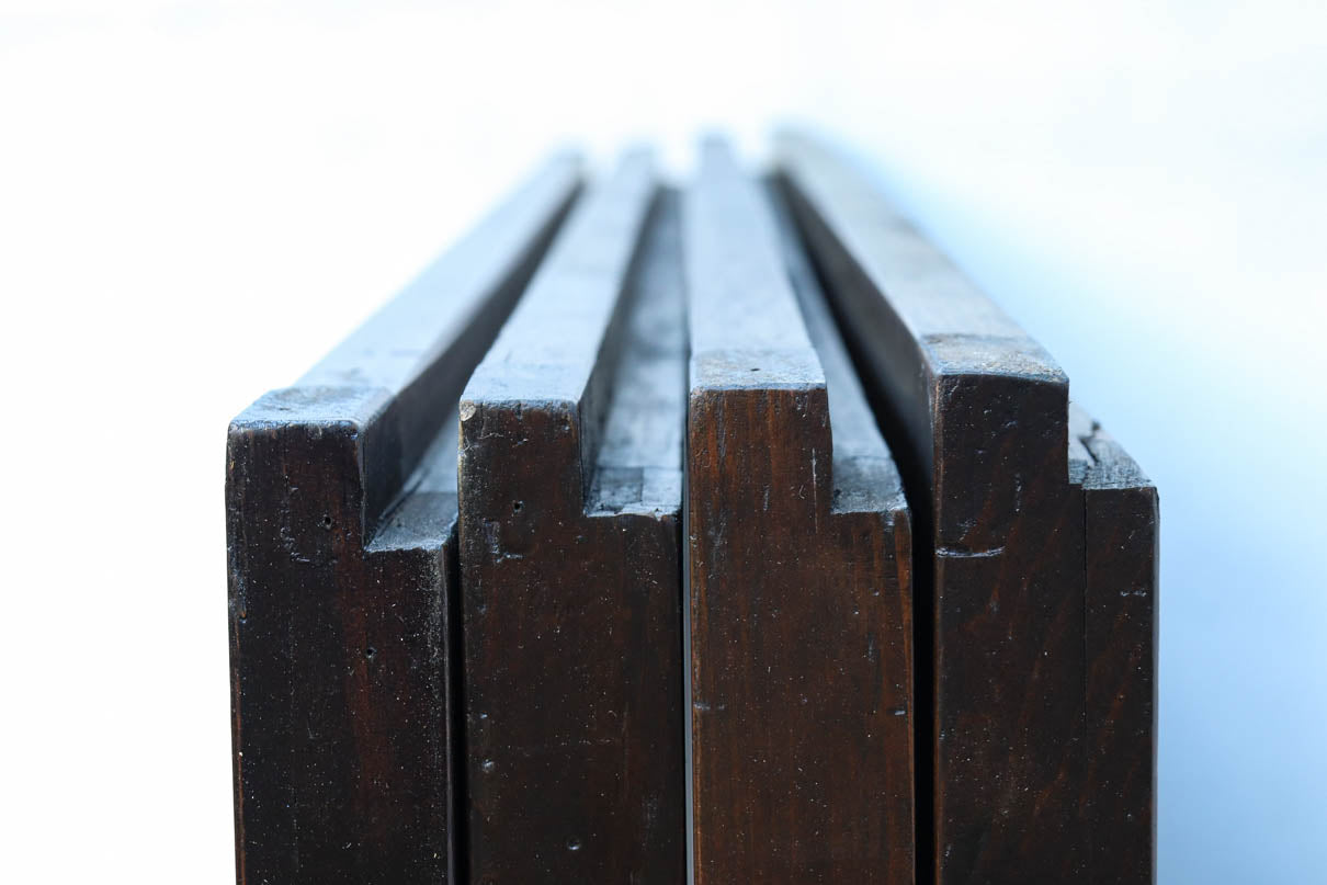 幅898ミリ　稀少変わりデザインのモダンな大阪格子戸　F8560　在庫4枚