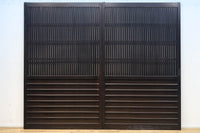 幅1085ミリ　深みのある漆の美しい味わいを纏う平格子戸　F8561　在庫2枚