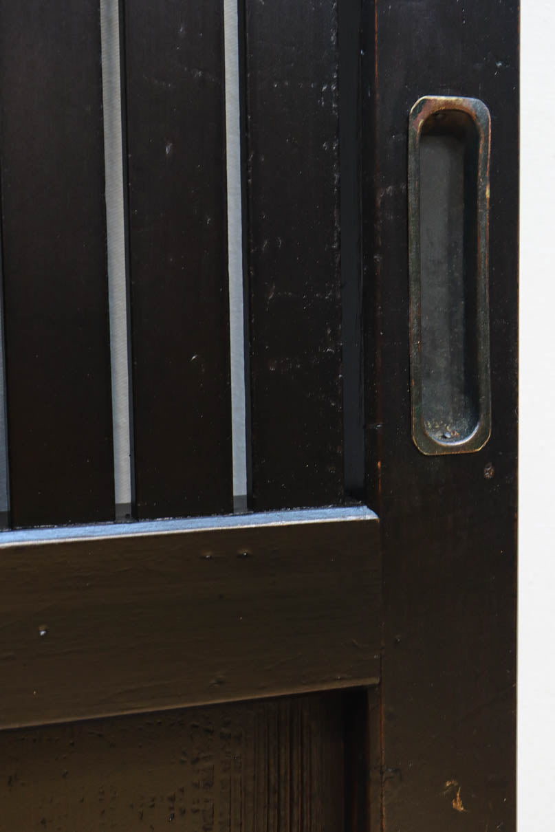 幅1085ミリ　深みのある漆の美しい味わいを纏う平格子戸　F8561　在庫2枚