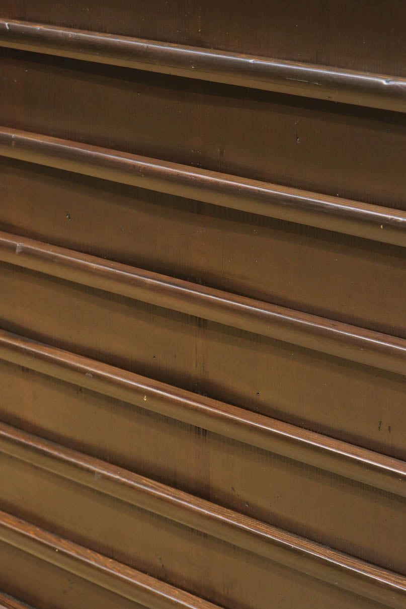 幅1085ミリ　深みのある漆の美しい味わいを纏う平格子戸　F8561　在庫2枚