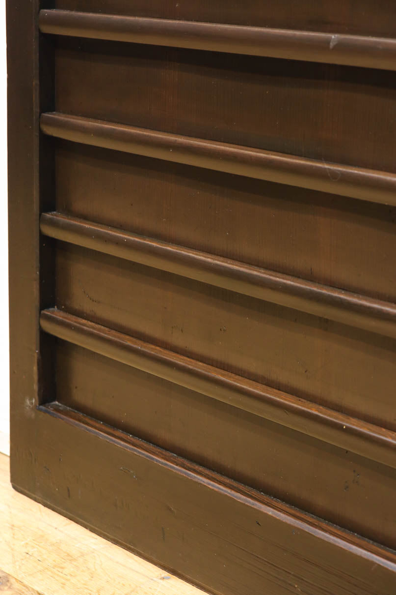 幅1085ミリ　深みのある漆の美しい味わいを纏う平格子戸　F8561　在庫2枚