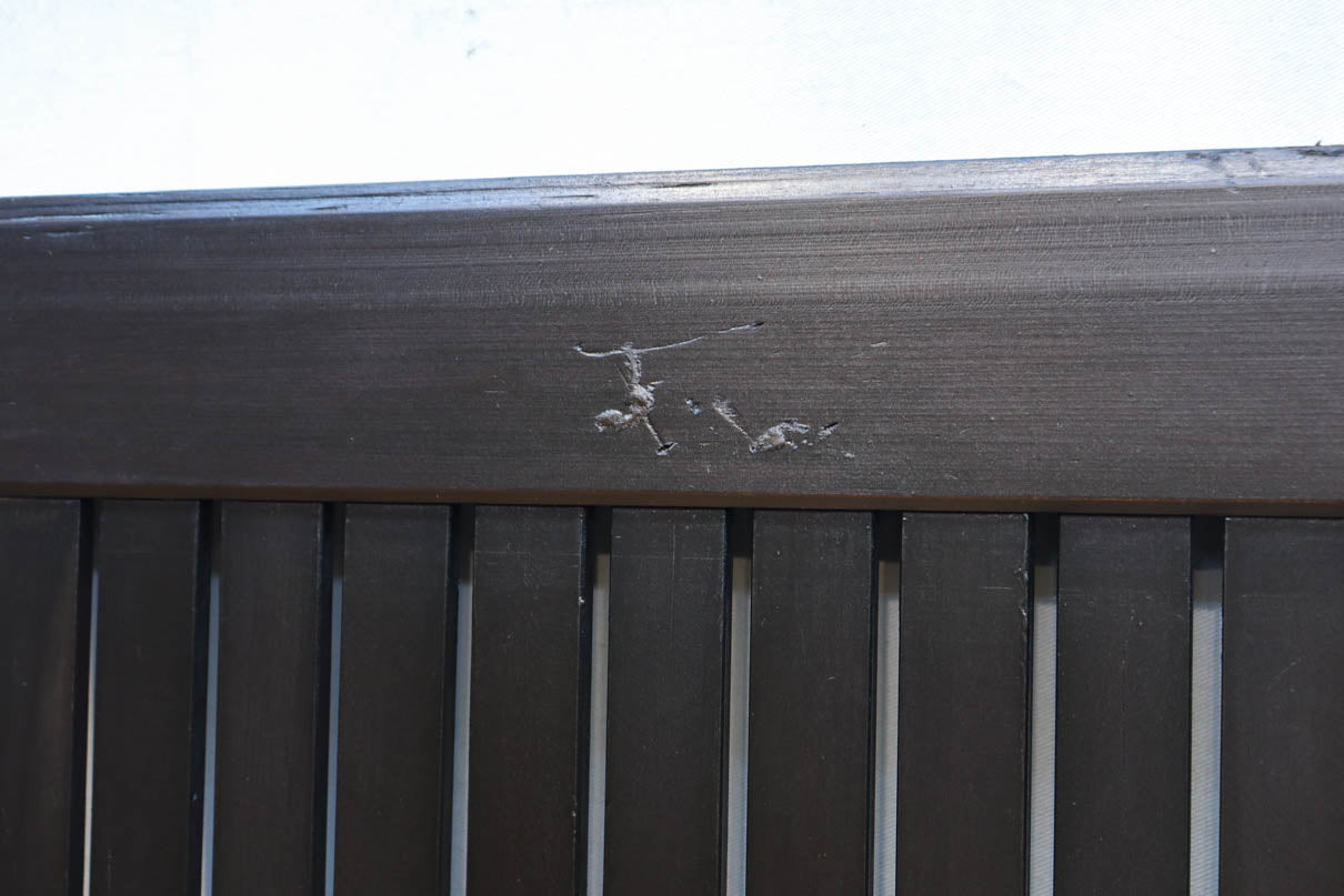 幅1085ミリ　深みのある漆の美しい味わいを纏う平格子戸　F8561　在庫2枚