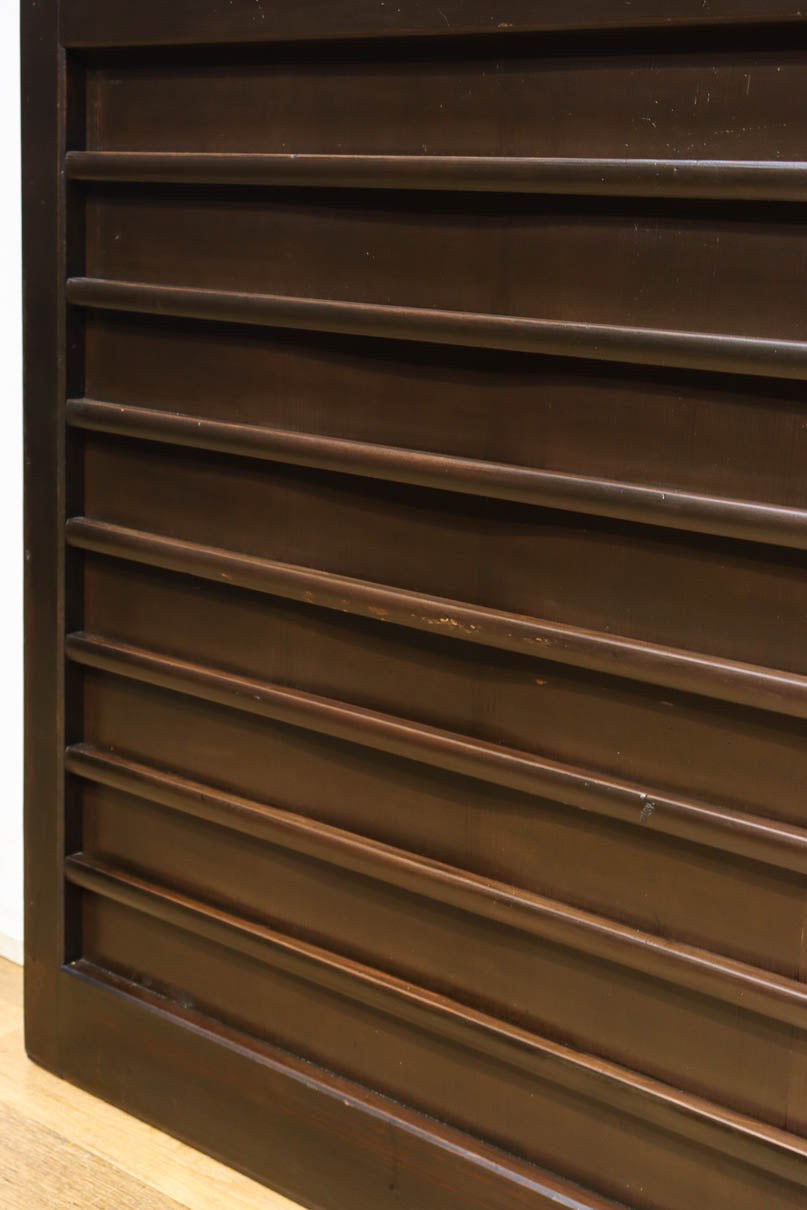 幅1085ミリ　深みのある漆の美しい味わいを纏う平格子戸　F8561　在庫2枚