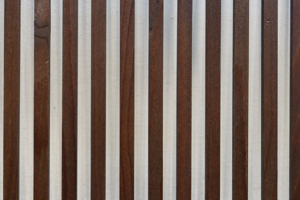 幅890ミリ　縦格子が端然と美しく並ぶ格子戸　F8564　在庫4枚