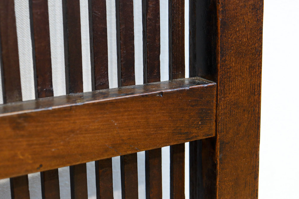 幅890ミリ　縦格子が端然と美しく並ぶ格子戸　F8564　在庫4枚