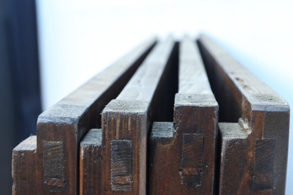 幅890ミリ　縦格子が端然と美しく並ぶ格子戸　F8564　在庫4枚