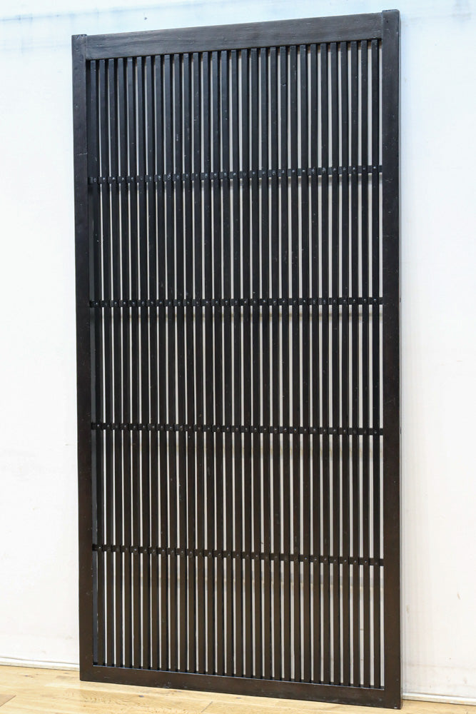 幅894ミリ　深みのある色彩で貫録のある全面格子戸　F8569　在庫3枚