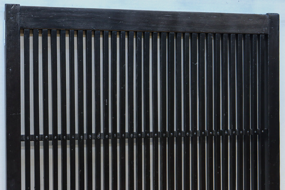 幅894ミリ　深みのある色彩で貫録のある全面格子戸　F8569　在庫3枚