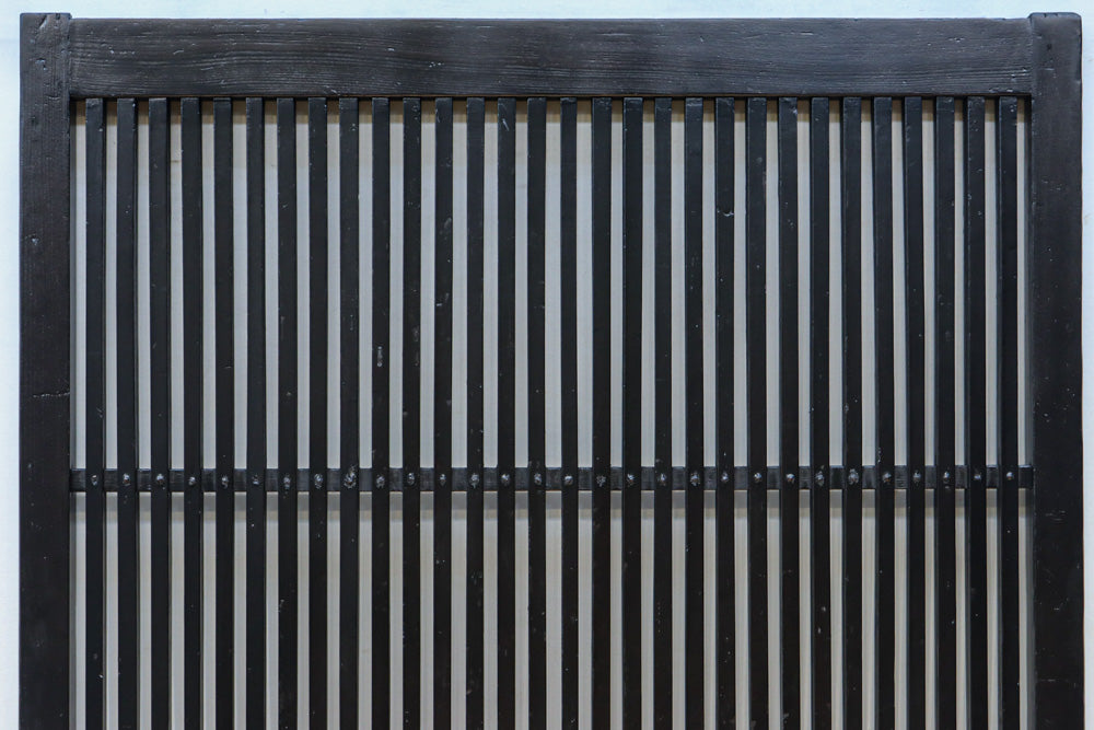 幅894ミリ　深みのある色彩で貫録のある全面格子戸　F8569　在庫3枚