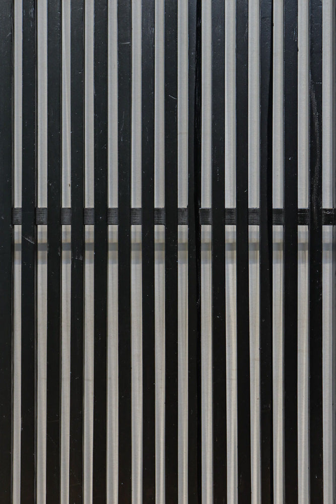 幅894ミリ　深みのある色彩で貫録のある全面格子戸　F8569　在庫3枚