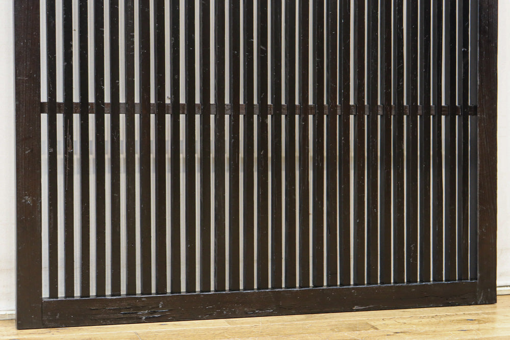 幅894ミリ　深みのある色彩で貫録のある全面格子戸　F8569　在庫3枚