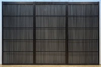 幅894ミリ　深みのある色彩で貫録のある全面格子戸　F8569　在庫3枚