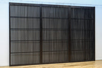 幅894ミリ　深みのある色彩で貫録のある全面格子戸　F8569　在庫3枚