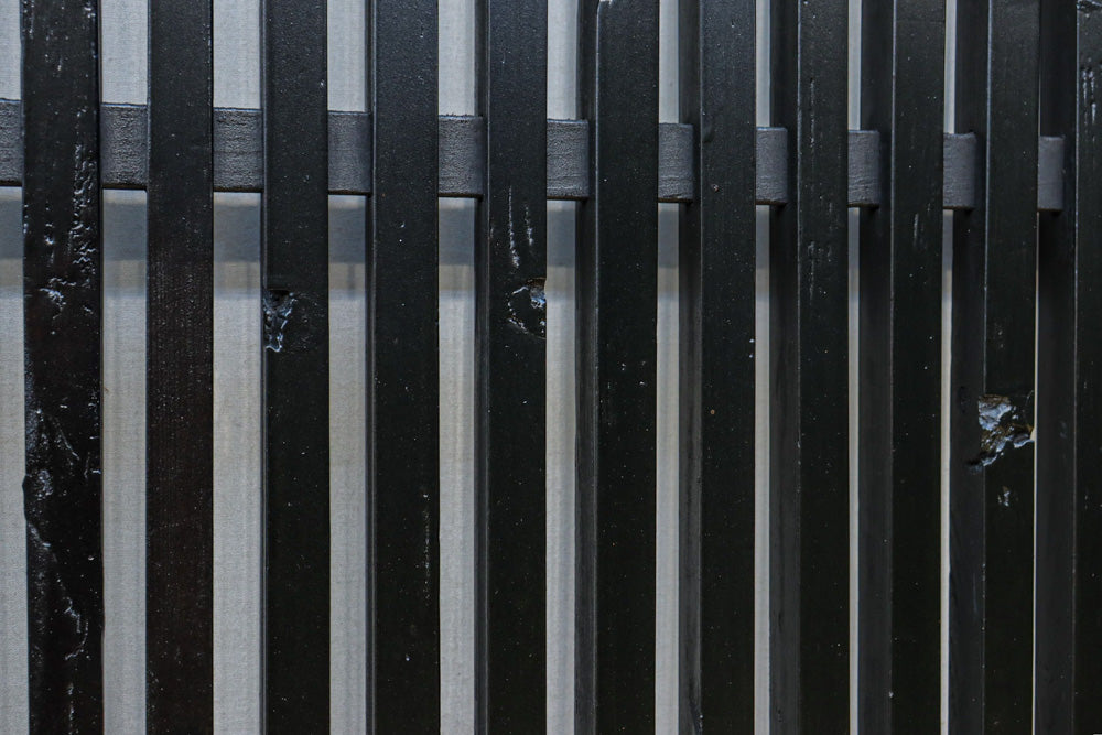 幅894ミリ　深みのある色彩で貫録のある全面格子戸　F8569　在庫3枚