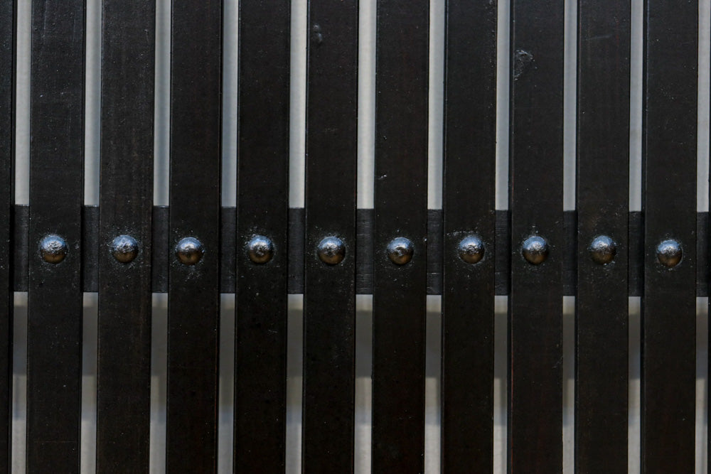 幅913ミリ　平格子づくりで壮観な眺めが魅了する全面幅広格子戸　F8572　在庫2枚