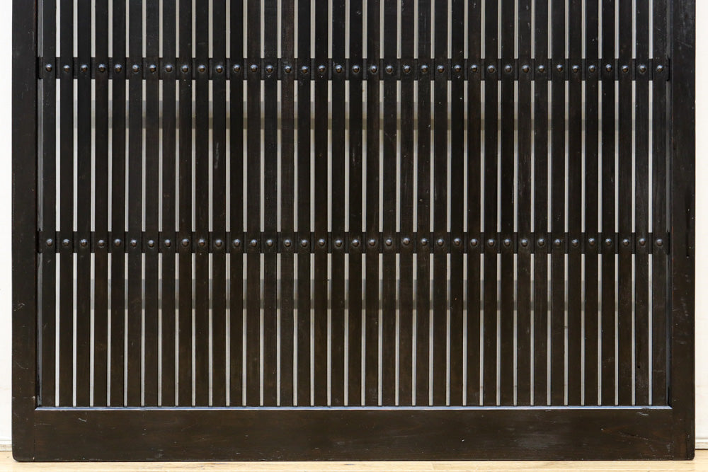 幅913ミリ　平格子づくりで壮観な眺めが魅了する全面幅広格子戸　F8572　在庫2枚