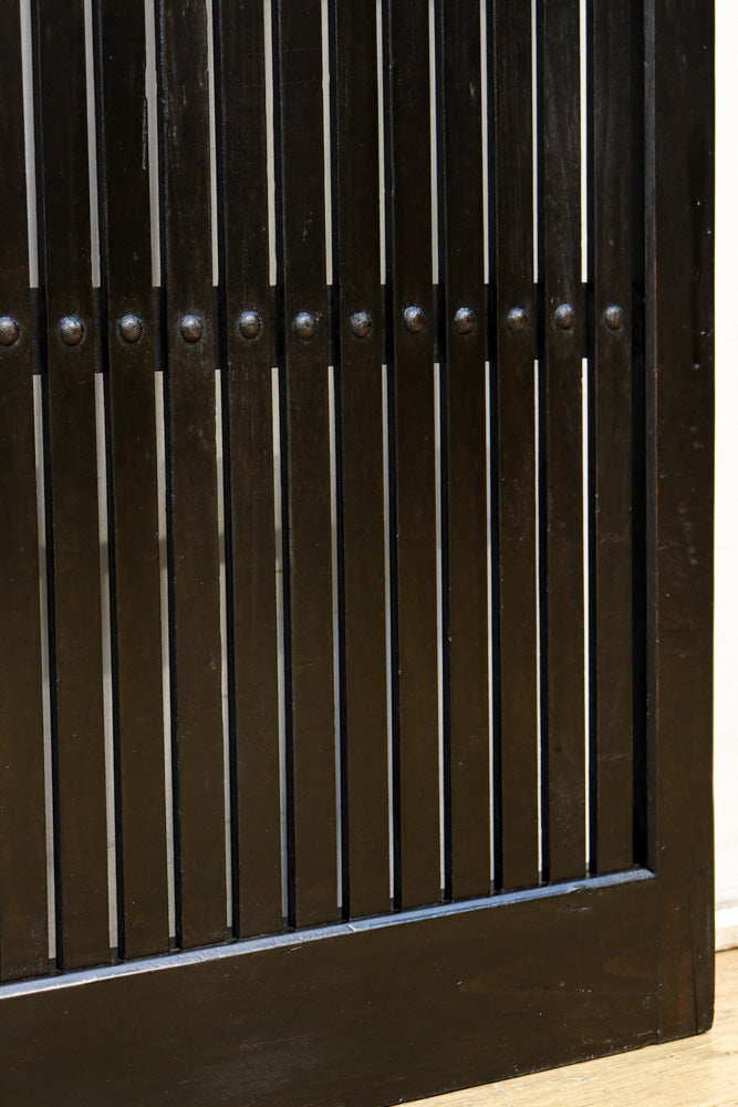 幅913ミリ　平格子づくりで壮観な眺めが魅了する全面幅広格子戸　F8572　在庫2枚