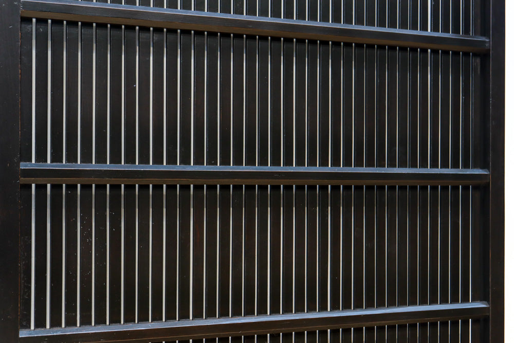 幅913ミリ　平格子づくりで壮観な眺めが魅了する全面幅広格子戸　F8572　在庫2枚