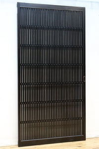 幅913ミリ　平格子づくりで壮観な眺めが魅了する全面幅広格子戸　F8572　在庫2枚