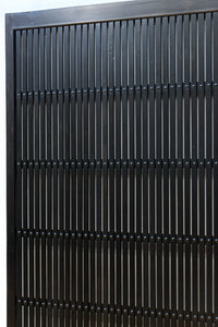 幅913ミリ　平格子づくりで壮観な眺めが魅了する全面幅広格子戸　F8572　在庫2枚