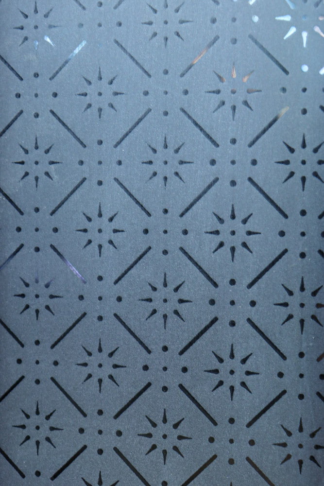 幅604ミリ　2種類の和ガラスでレトロな面持ちのスリムガラス戸　F8577　在庫1枚