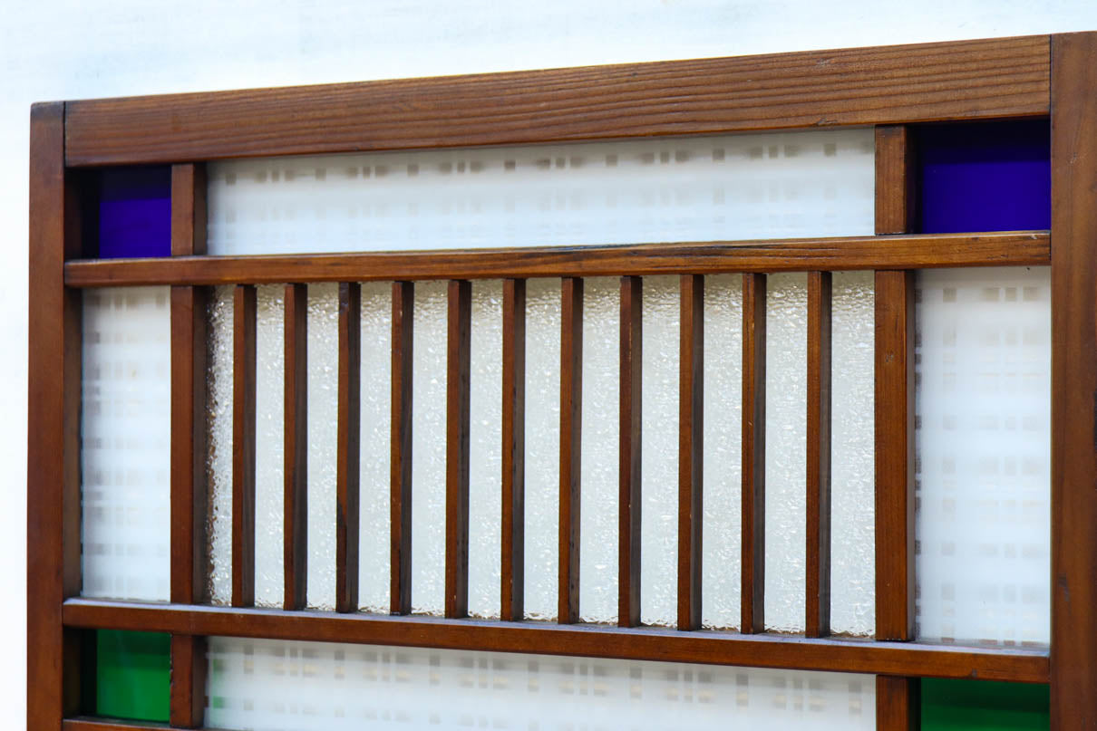 幅602ミリ　色ガラスをアクセントにしたスリム幅のガラス戸　F8579　在庫1枚